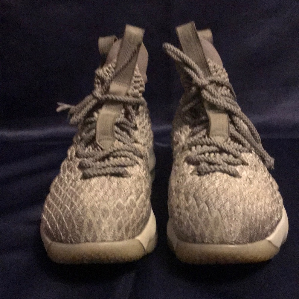 NIKE LEBRON 15 CITY ADDITION GREY GOLD